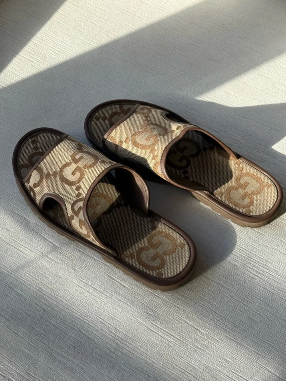 Gucci Beige and Brown GG Canvas Open-Toe Slides - Picture 4 of 6